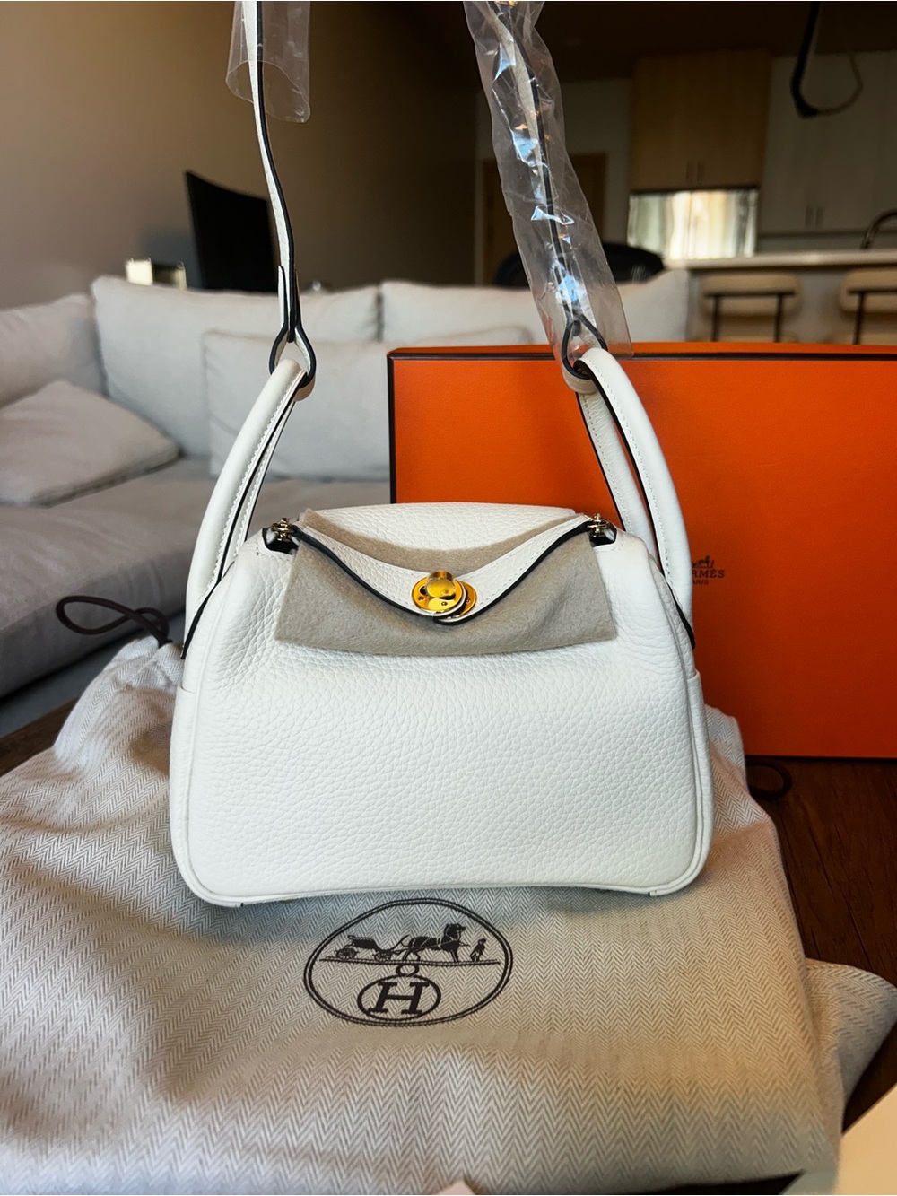 Hermès Mini Lindy - Cream Clemence Leather Gold Hardware 🤍